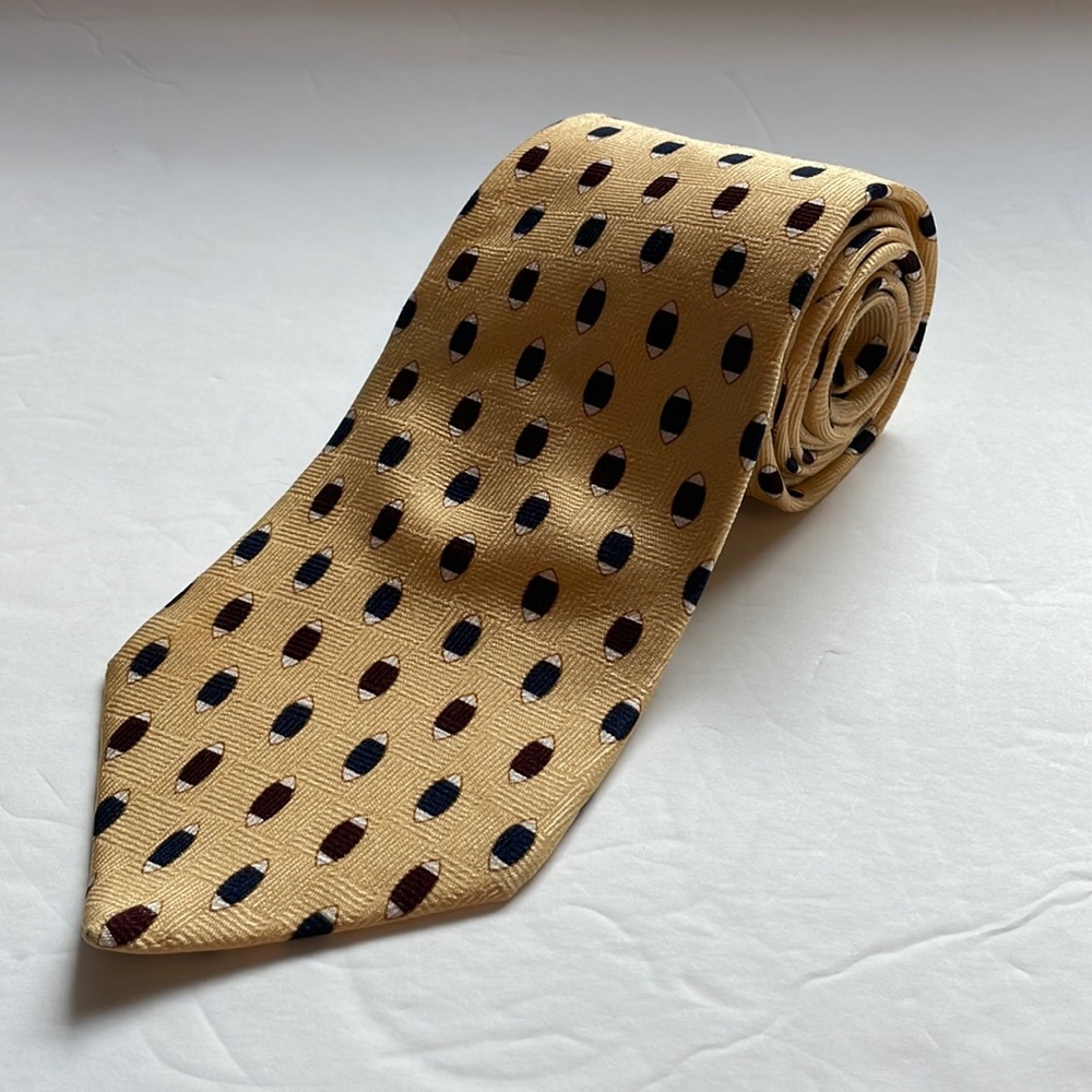 Etienne Aigner 100% silk Repp necktie tie gold 4” wide 55” long